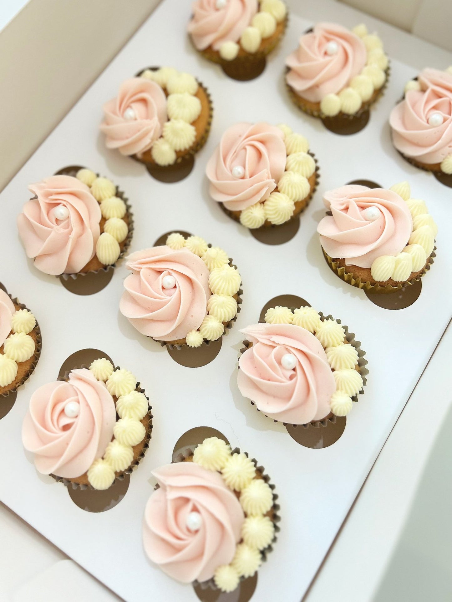 Pink & White - Cupcakes